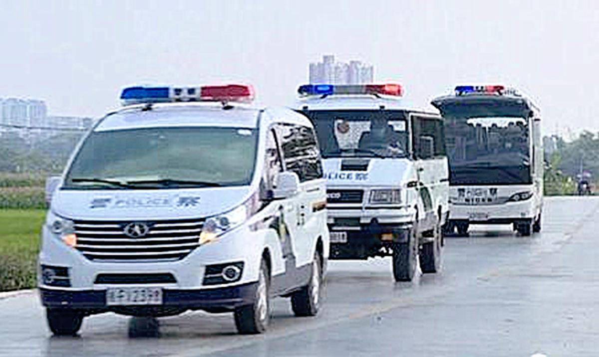 毒王恩人老田演无间道临死前才知兄弟是卧底j9九游会网址是什么原创四川修鞋匠成缅甸(图2)