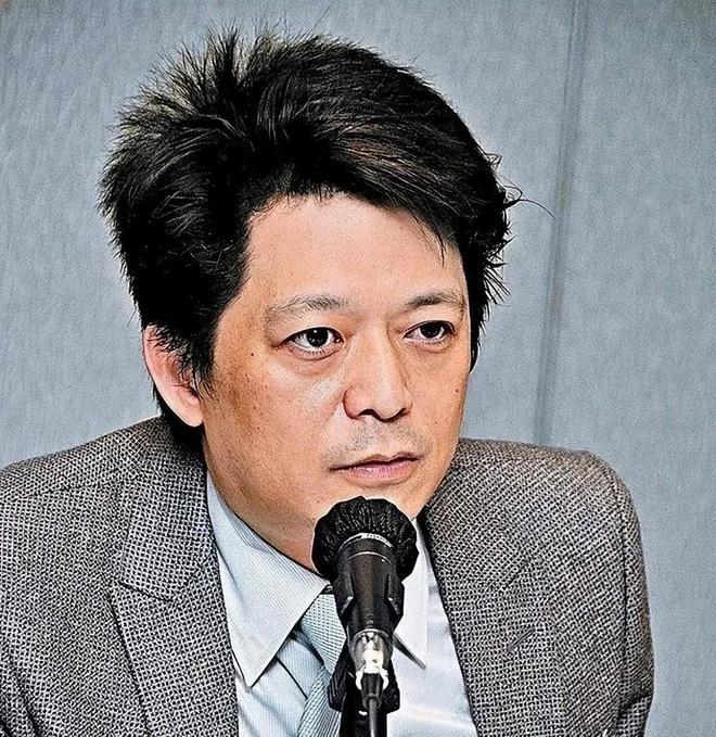 族内斗血亏40亿都是红颜祸水惹的祸九游会网站“一代鞋王”达芙妮衰败家(图13)